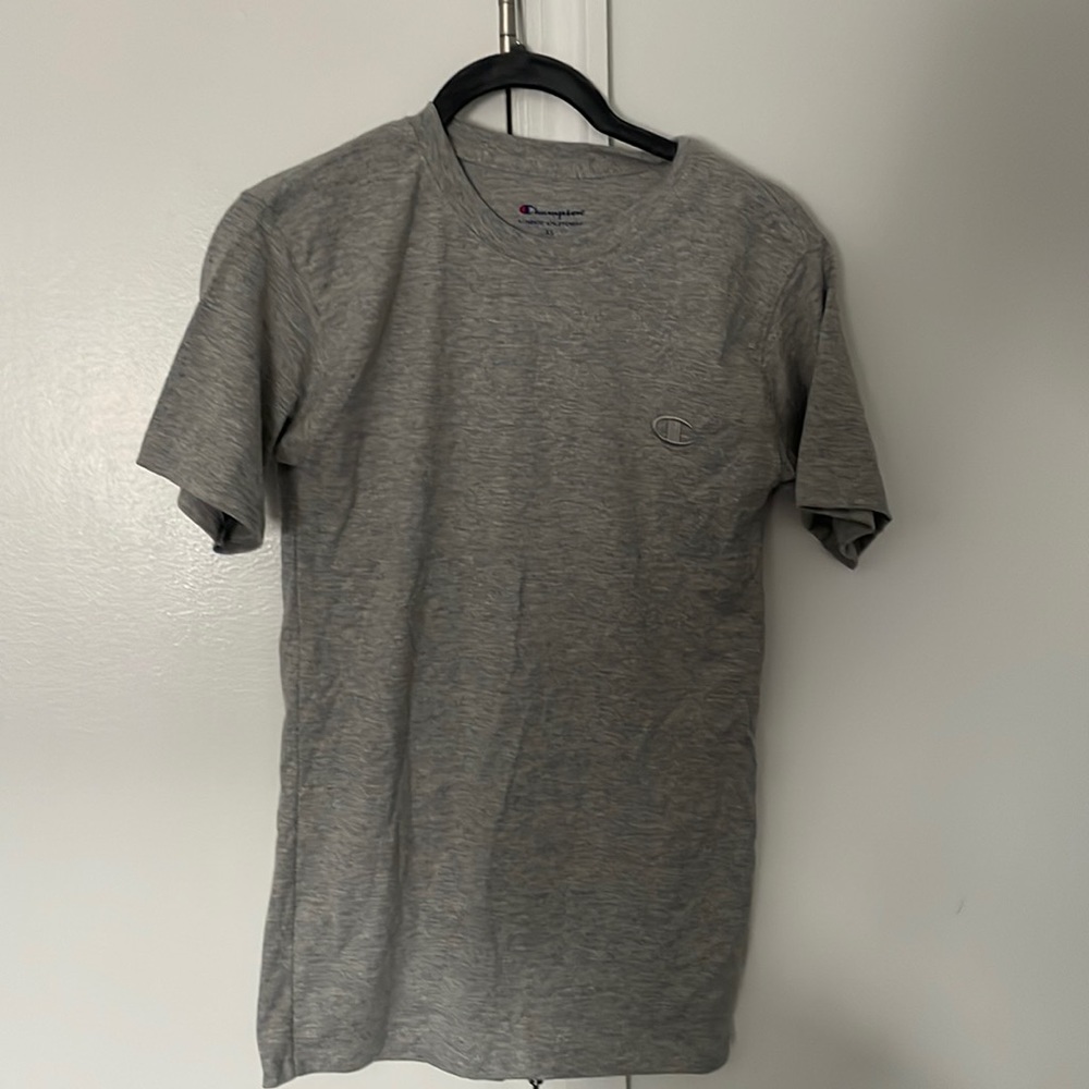 BNWOT-Never worn excellent condition XS champion tee